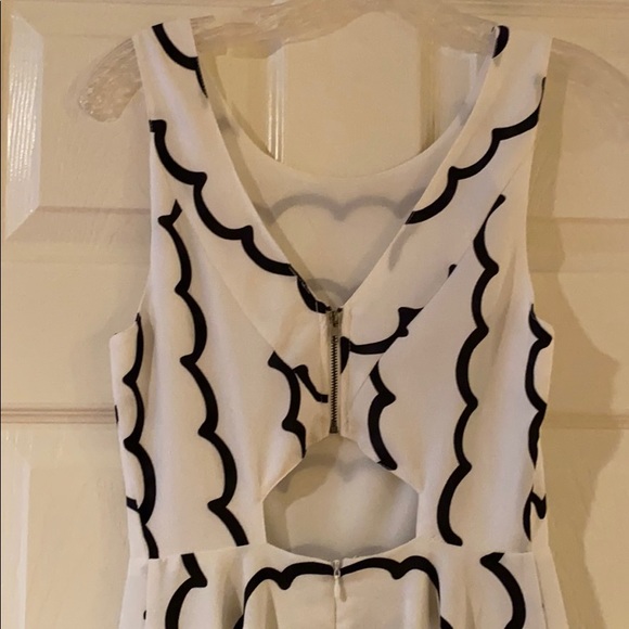 White summer dress - Picture 2 of 3